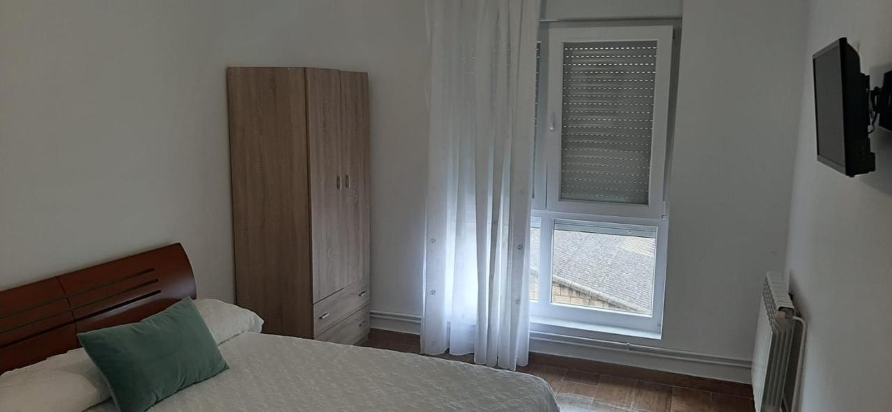 Alojamiento Casa Leon Santoña エクステリア 写真
