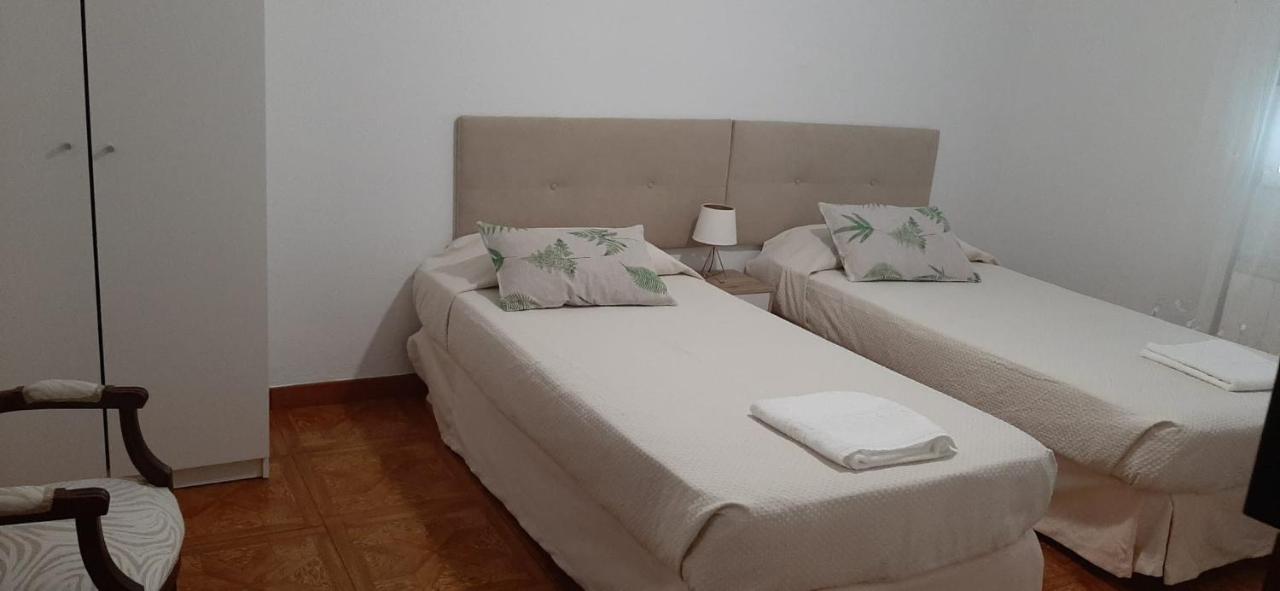 Alojamiento Casa Leon Santoña エクステリア 写真