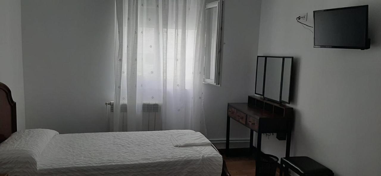 Alojamiento Casa Leon Santoña エクステリア 写真