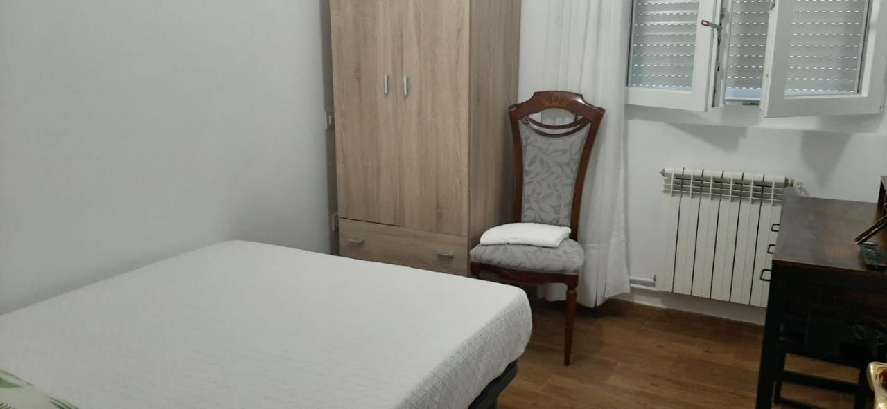 Alojamiento Casa Leon Santoña エクステリア 写真