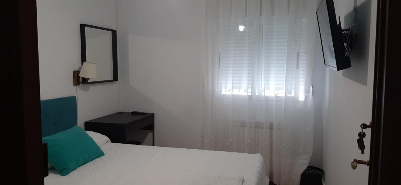 Alojamiento Casa Leon Santoña エクステリア 写真
