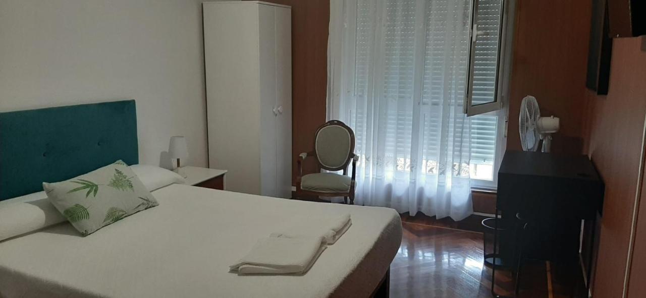 Alojamiento Casa Leon Santoña エクステリア 写真